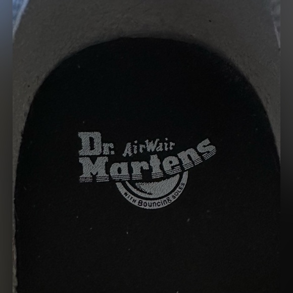 Lavender Dr. Martens, womens sz 9. NWOT, never worn. - Picture 10 of 12